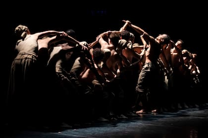 Una secuencia de Dust, de Akram Khan