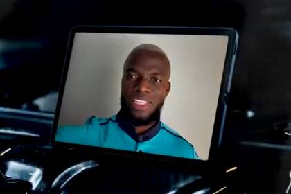 Enner Valencia les anuncia a los hinchas de Pachuca que regresa al club, como si viajara en el DeLorean de Volver al Futuro