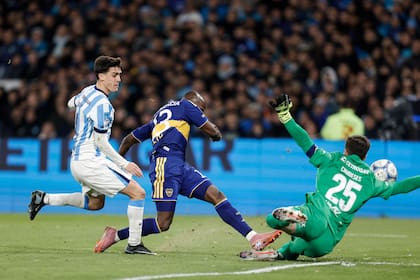 Enner Valencia tuvo una situación de gol sobre el final, pero remató desviado ante Cambeses