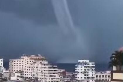 Enorme tromba marina registrada en La Habana