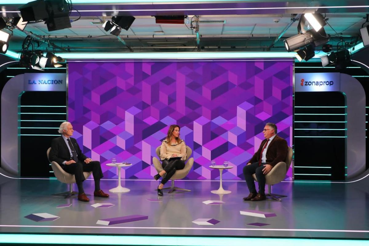 Enrique Abatti (Cámara Argentina de Propietarios de la República Argentina), Verónica Rubí (editora de LA NACION) y José Luis Griselli (Asociación de Defensa de Inquilinos)