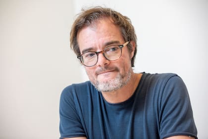 Enrique Avogadro recibió aplausos en la Biblioteca Nacional por expresarse en contra de la violencia y la intolerancia