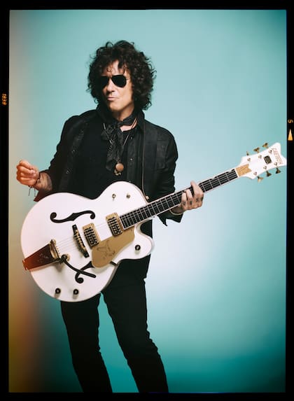 Enrique Bunbury está dispuesto a reemplazar el tiempo que le demandaban las extensas giras por más horas en los estudios de grabación