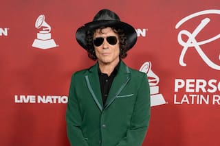 Enrique Bunbury se deja llevar por el folclor latinoamericano en “De un siglo anterior”