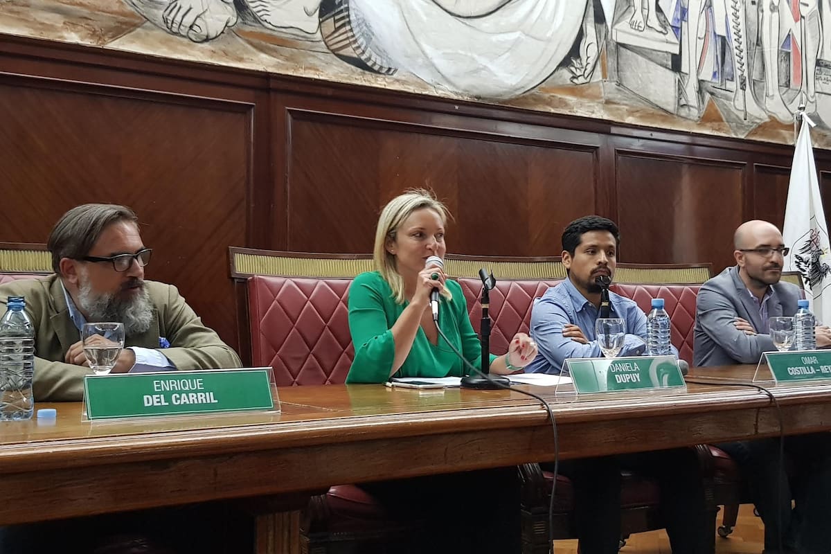 Enrique del Carril, director del Centro de Investigaciones Judiciales, y la fiscal de Delitos Informáticos Daniela Dupuy