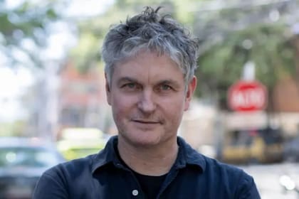 Enrique Díaz Álvarez considera que la repetición de imágenes violentas puede contribuir a que la sociedad se acostumbre al sufrimiento ajeno