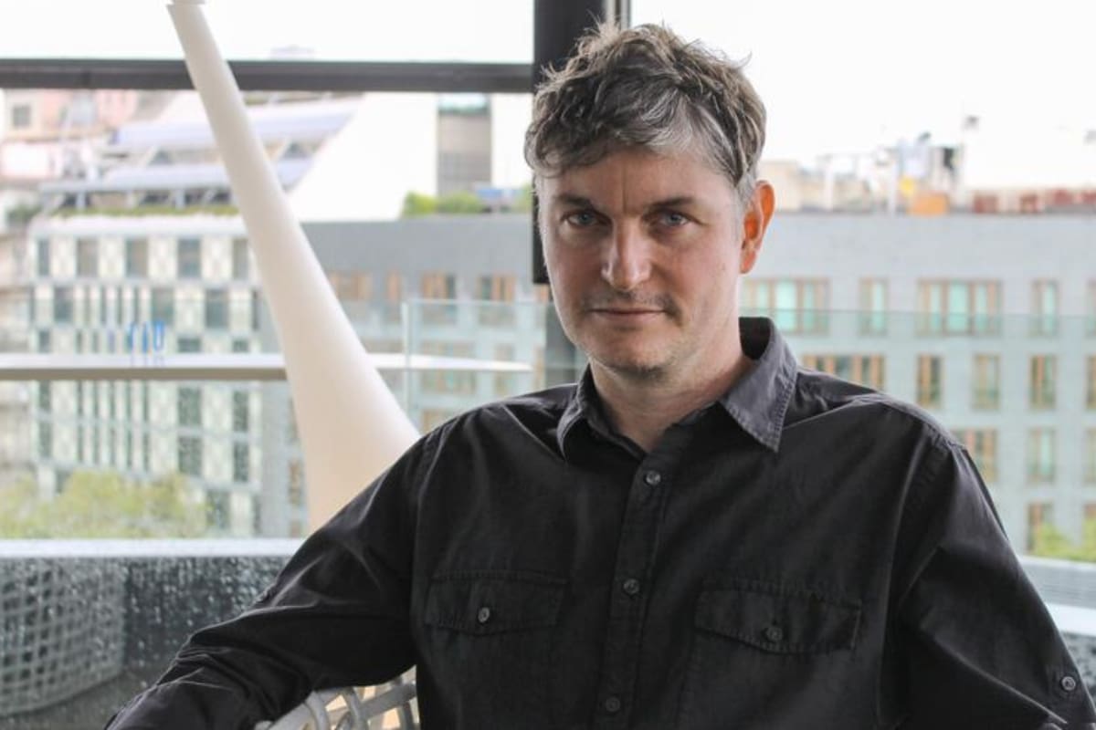 Enrique Díaz Álvarez, filósofo mexicano y autor de Lo intolerable, analiza cómo la sociedad puede acostumbrarse a las expresiones de crueldad y violencia