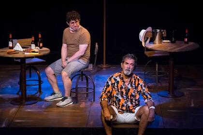 Enrique Dumont y Edgardo Moreira en El fixer, de Mario Diament