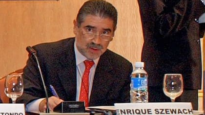 Enrique Szewach también habló en Córdoba.