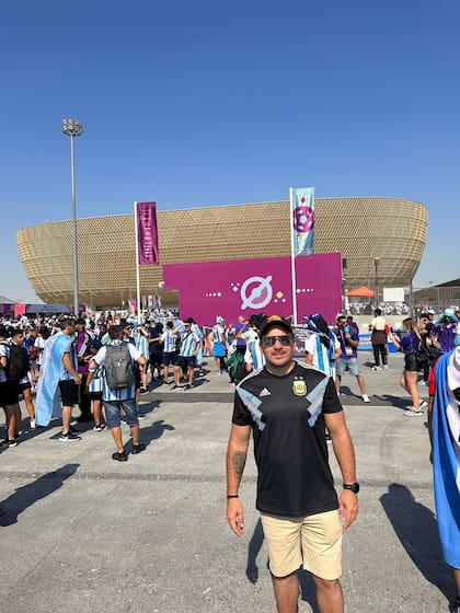 Enrique viajó a Qatar para alentar a la selección argentina