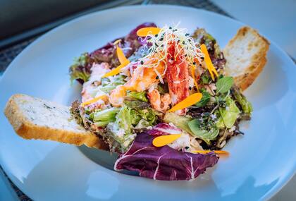 Ensalada Caesar de centolla