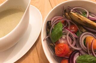Ensalada de berenjenas asadas y su vinagreta de yogur