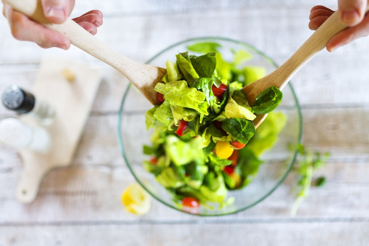 Ensalada de lechuga y otros vegetales