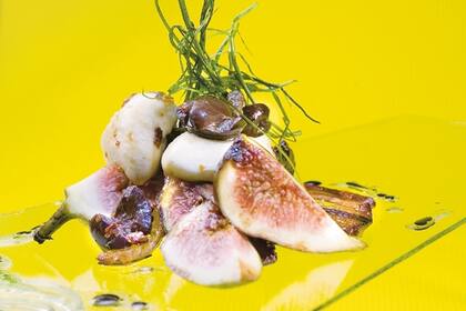 Ensalada de mozzarella de búfala con higos frescos grillados