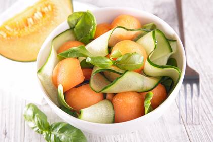 Ensalada de zucchini, melón y apio