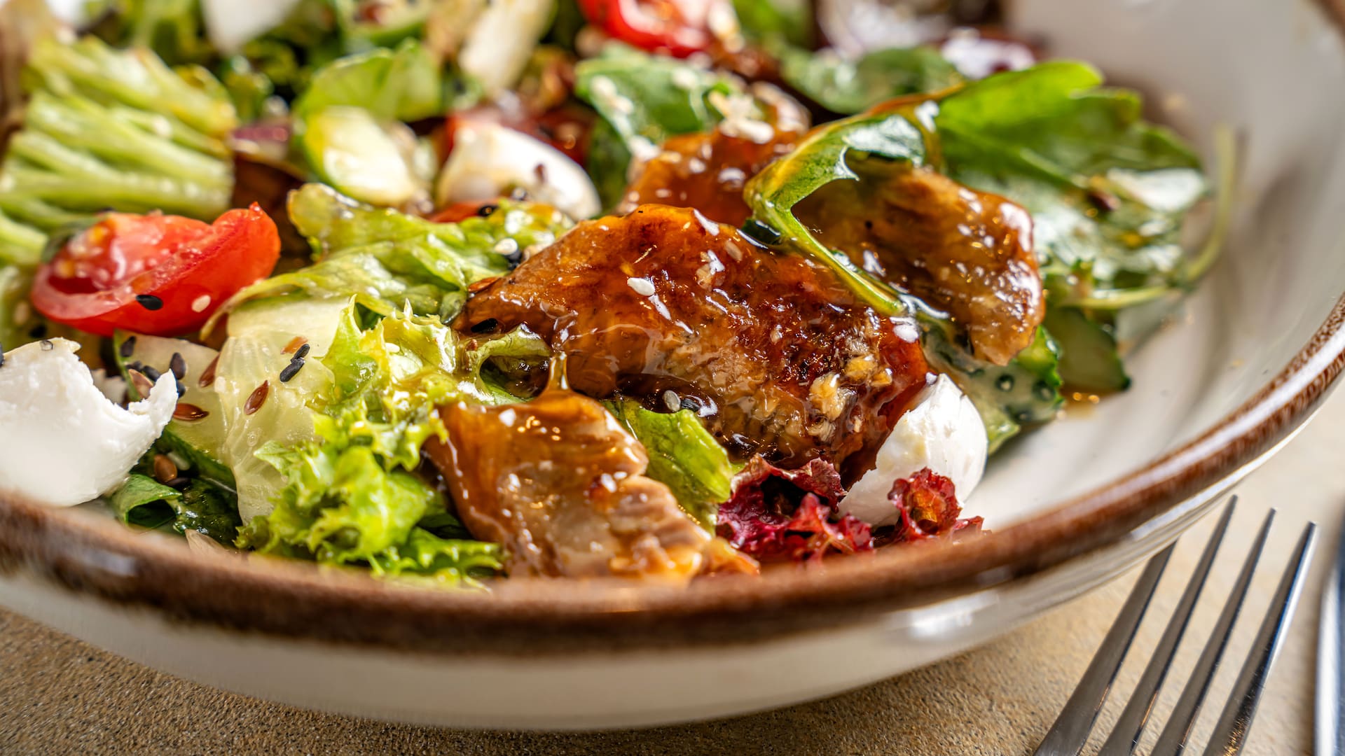 Ensaladas tan sabrosas que se convierten en plato principal
