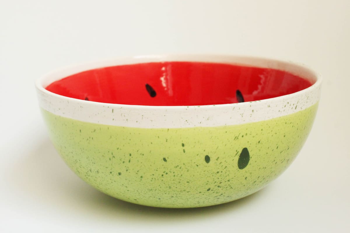 Ensaladera de cerámica esmaltada artesanalmente (La Frutería, $685)