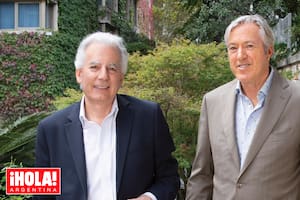 Ensayista, periodista y especialista en asuntos de política y economía internacionales, Álvaro viajó desde París a Buenos Aires y esta tarde dirá presente en la 49ª Feria Internacional del Libro en Buenos Aires, donde Alejandro presentará su última novela, El misterio del último Stradivarius (Planeta), que tiene prólogo de Mario Vargas Llosa.