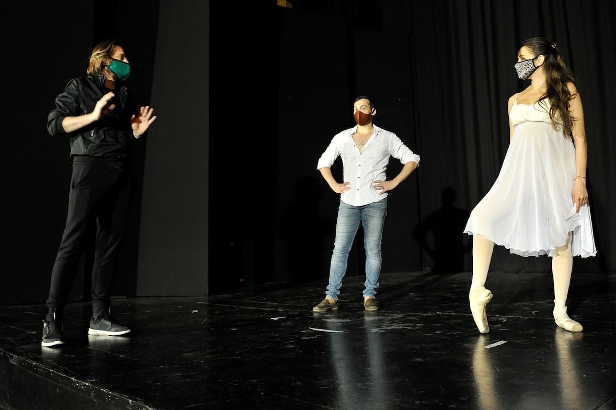 Ensayo en el escenario del teatro Regina de Buenos Aires Ballet