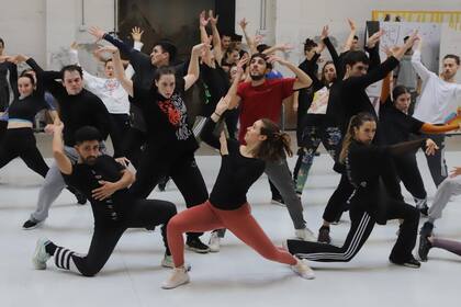 Ensayos de baile para la celebración de la democracia en Plaza de Mayo