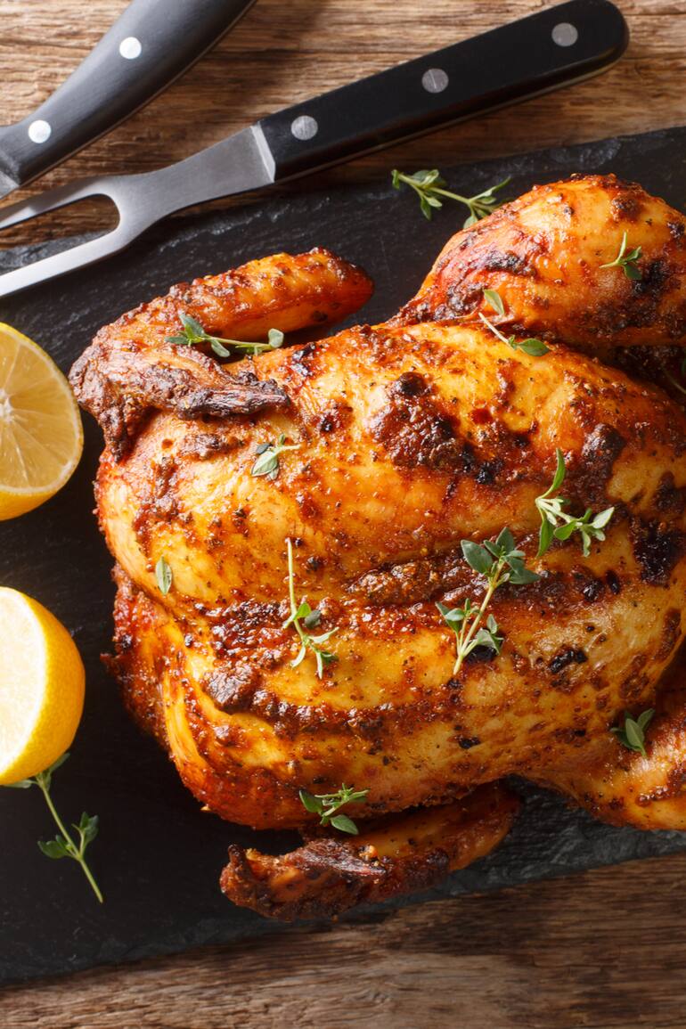 Entero o en porciones, el pollo siempre es rico y fácil de preparar.