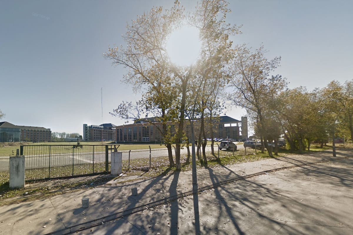 Entrada a la Escuela de la Armada Argentina