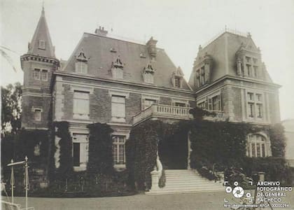 Entrada al castillo, 1910