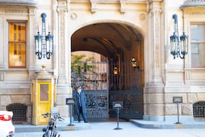 Entrada del edificio Dakota, en Nueva York