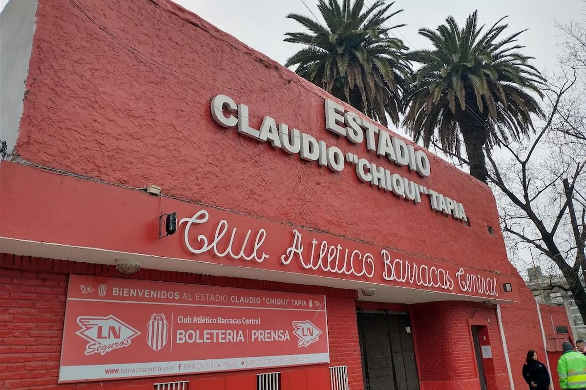 Entrada del estadio de Barracas Central