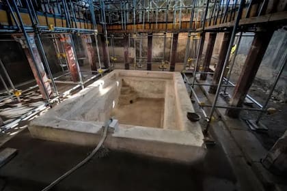 Entre 20 a 30 personas podían bañarse en la piscina de la habitación fría, que tiene más de 1 metro de profundidad