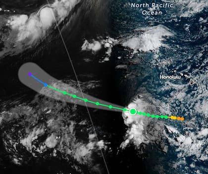 Entre 48 y 60 horas, se anticipa que el huracán Iona tenga un giro gradual hacia el oeste-noroeste