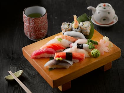 Entre algunas otras enfermedades relacionadas con el consumo de pescado crudo se encuentran anisakiasis, intoxicaciones bacterianas, alergias y intoxicaciones por mercurio (imagen ilustrativa)