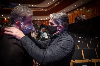 Entre buena parte del gabinete nacional y algunos candidatos oficialistas, estuvieron el actor Pablo Echarri, el productor Carlos Rottemberg, la cantante Liliana Herrero y el músico Juan Falú