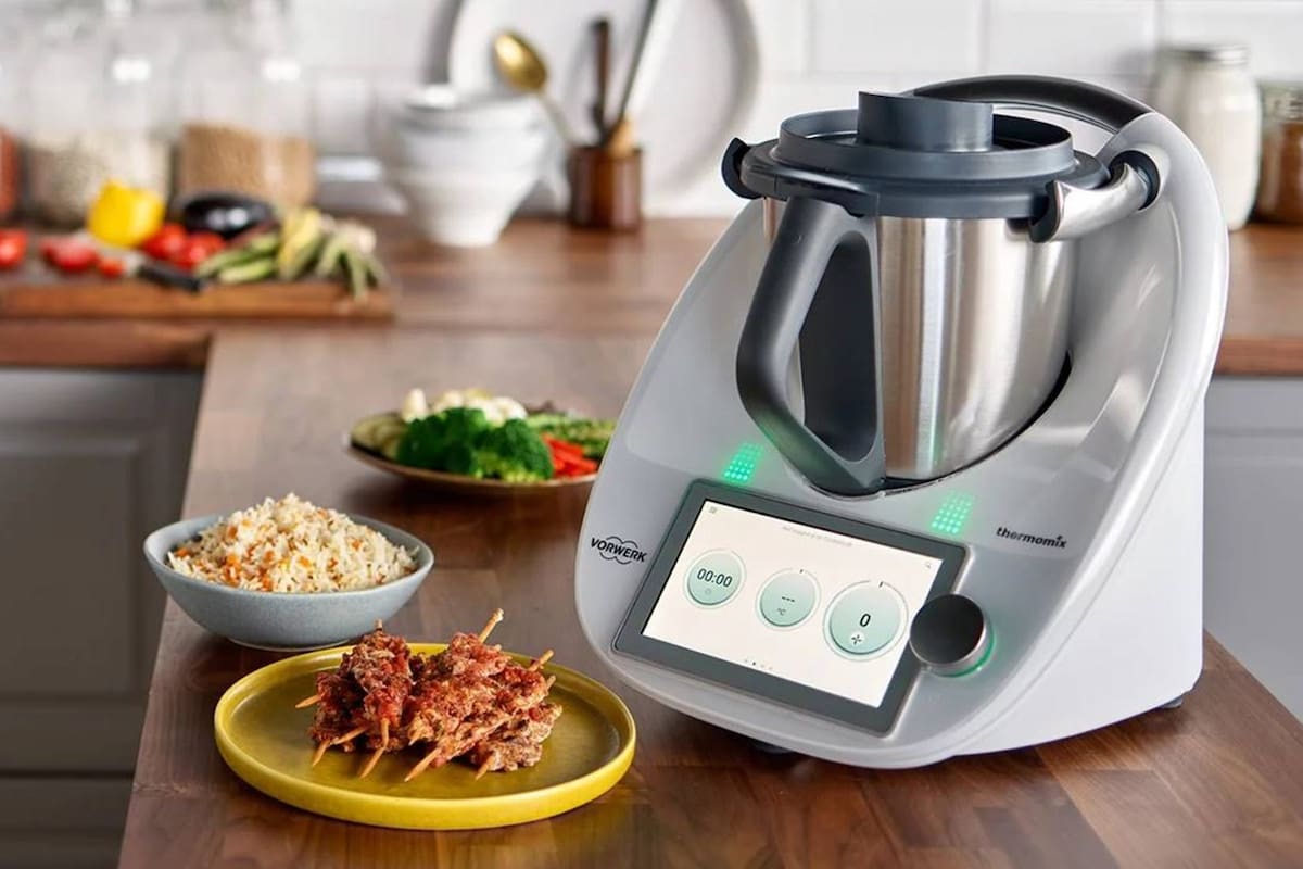 Entre el 20 de marzo y el 20 de abril se vendieron 300 thermomix rompiendo el récord de octubre pasado cuando se habían vendido 170 sobre todo por el Día de la Madre