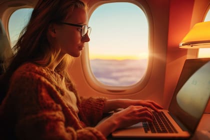 Entre el 20% y el 30% de la población experimenta algún grado de temor al volar (imagen ilustrativa)