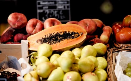 Entre el 80% y 90% de la composición de la papaya es agua
