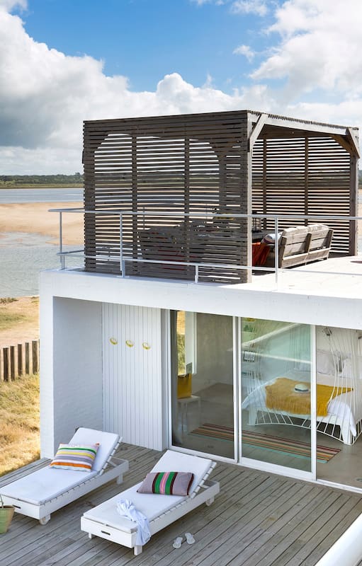 Entre el mar y la laguna, la arquitectura exacta del argentino Diego Montero más allá de Punta del Este.