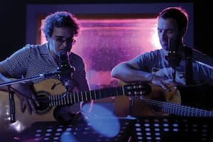 Entre las 12 ciudades que recorre Paulinho Moska en 'Tu casa es mi casa' aparece Buenos Aires, donde el músico se encuentra con Kevin Johansen