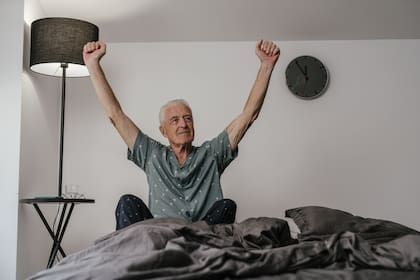 Entre las 6.30 y las 7 es el horario perfecto para despertarse después de los 60 años