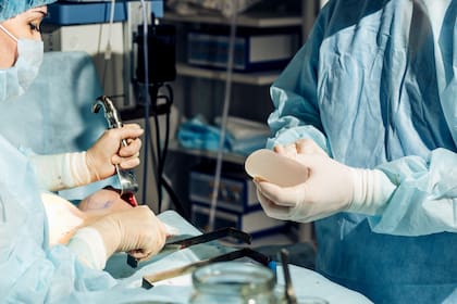 Entre las alrededor de 500.000 mujeres con prótesis de Francia, se detectaron 59 casos de un tipo de cáncer