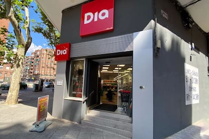 Entre las aperturas y la remodelación de las sucursales actuales invertirán US$110 millones