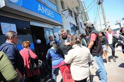 Entre las causales de exclusión está ser beneficiario de una Asignación Universal por Hijo (AUH) o que algún integrante de la familia del solicitante reciba un Potenciar Trabajo