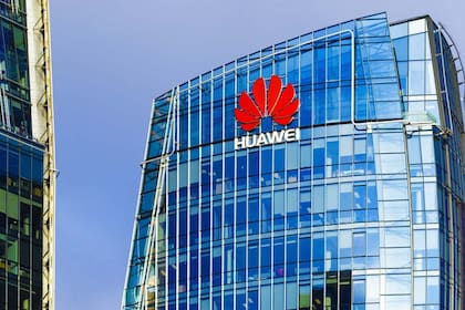 Entre las entidades que figuran en la lista del Departamento del Tesoro se halla el gigante Huawei, las tres mayores compañías de telecomunicaciones y la Corporación Internacional de Industria de Semiconductores, la mayor empresa china dedicada a la fabricación de microchips