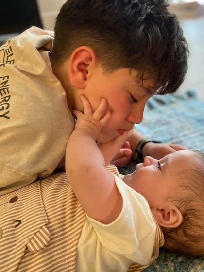 Entre las imágenes que compartió a través de su cuenta de Instagram, Barón reveló una tierna postal de sus dos hijos, Morrison y Arturo