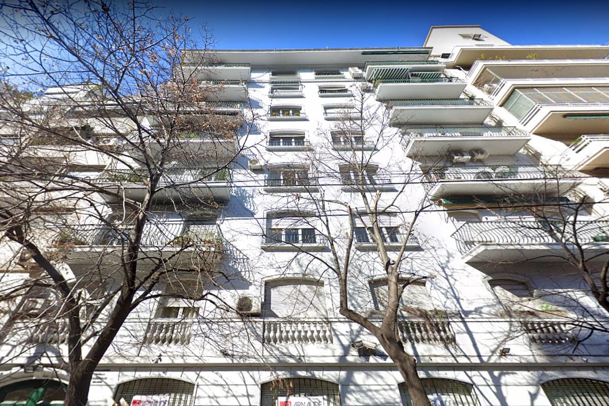 Entre las propiedades a subastar se destaca este departamento frente al Jardín Botánico, con una superficie de 123m²