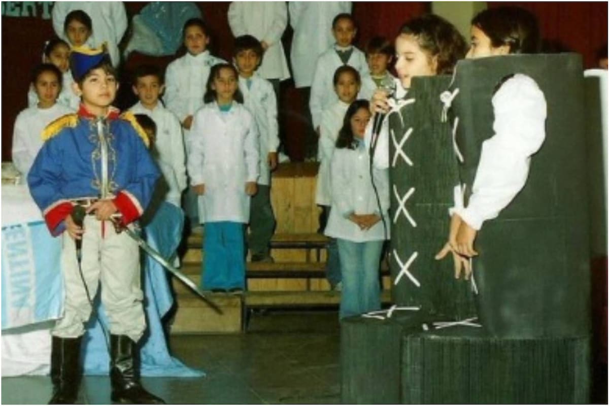 Entre las respuestas más graciosas, se destacó la de una usuaria que contó que se disfrazó de una bota de José de San Martín (Foto: Captura Twitter/@pampeanana)