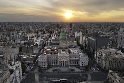 Entre los cambios más relevantes de la iniciativa se destacan la aceleración de los proceso de desalojo, la redefinición de los derechos y obligaciones para propietarios e inquilinos