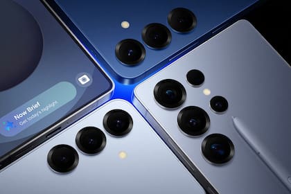 Entre los mejores celulares de gama alta del mercado se posicionaron el Galaxy S25 Ultra y el iPhone 16 Pro Max