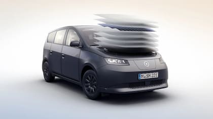 Entre los motivos que explican por qué el Sion puede funcionar ahora, están el aumento de la tasa de implementación de autos eléctricos, y el abaratamiento de la energía solar