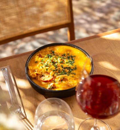 Entre los platos más buscados: el locro, una especialidad de la casa